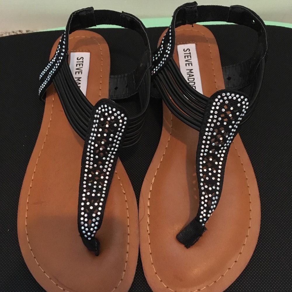 Cute Steve Madden Black Sandles
