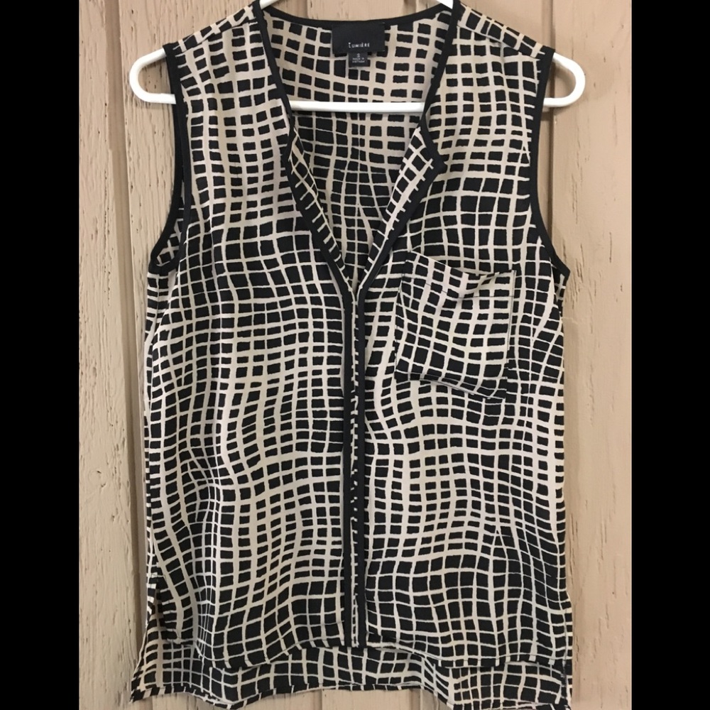 Lumiere women’s sleeveless blouse.  Never worn.