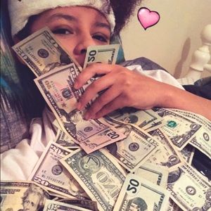 Meet your Posher, Viviana