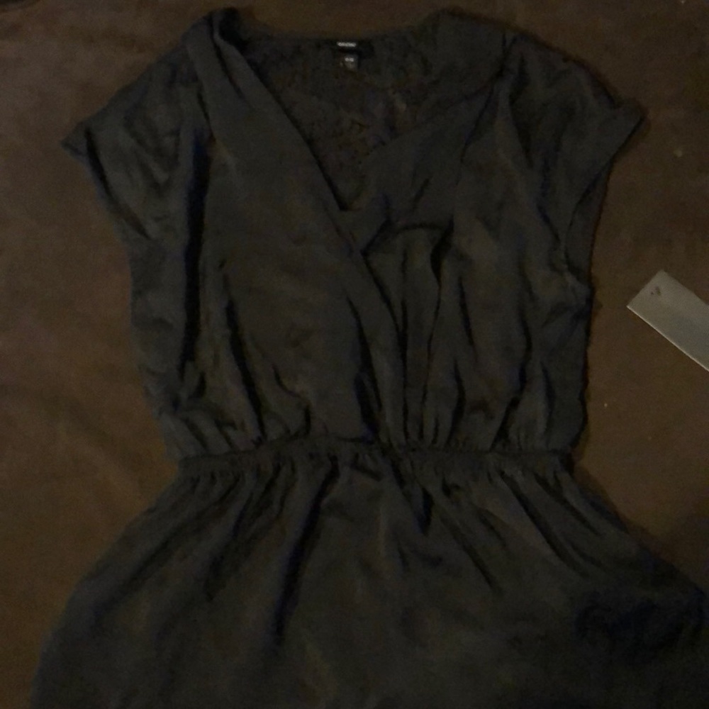 Mossimo black cross front top