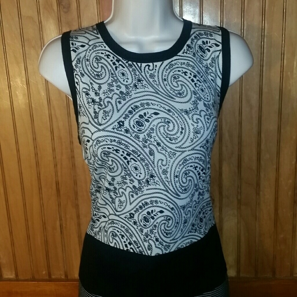 Evie B&W Light Knit Sweater