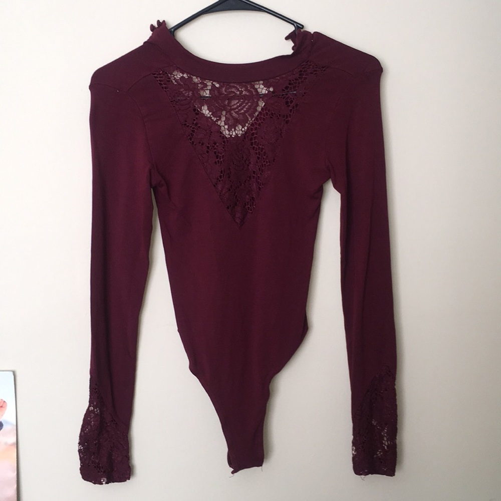❄️ F21 Burgundy Lace Bodysuit!! ❄️