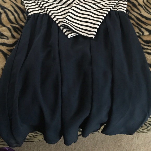 Long sleeve dress - Picture 3 of 3