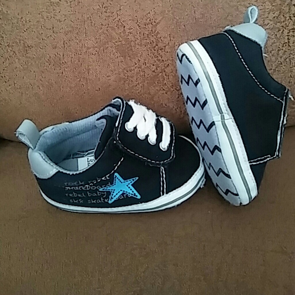 0-6 month rebel rock skateboard star velcro shoes