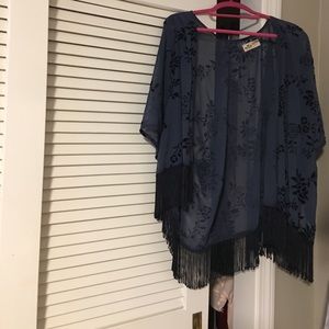 Hollister kimono