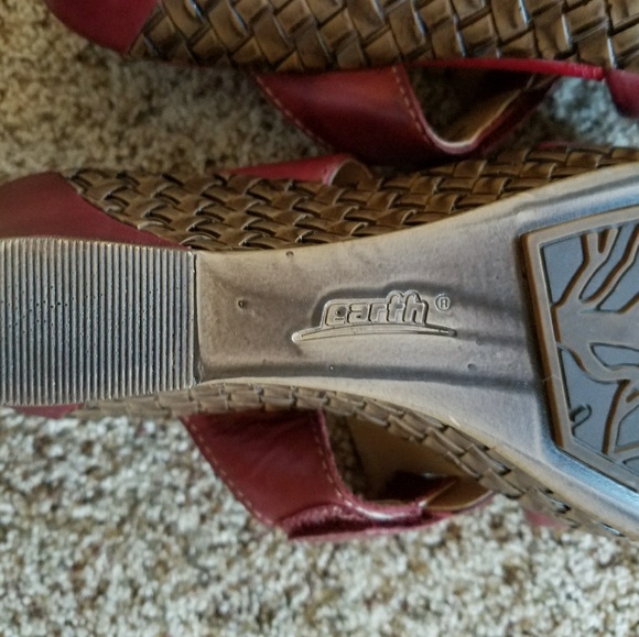 Earth regal red sandals - only worn once - Picture 5 of 7