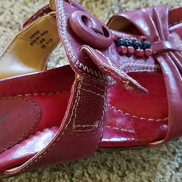 Earth regal red sandals - only worn once - Picture 6 of 7