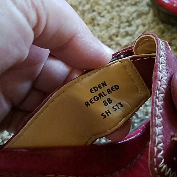 Earth regal red sandals - only worn once - Picture 7 of 7