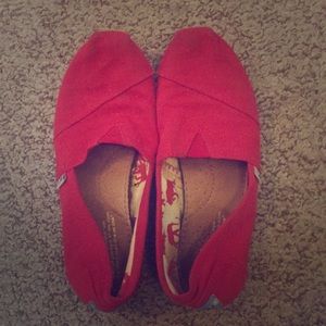 Red Toms