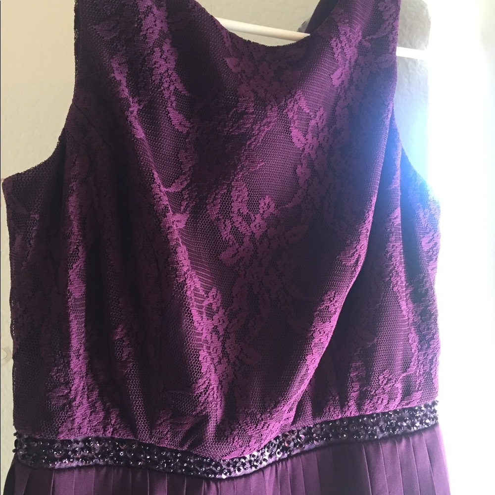 Short Dress - Picture 2 of 3
