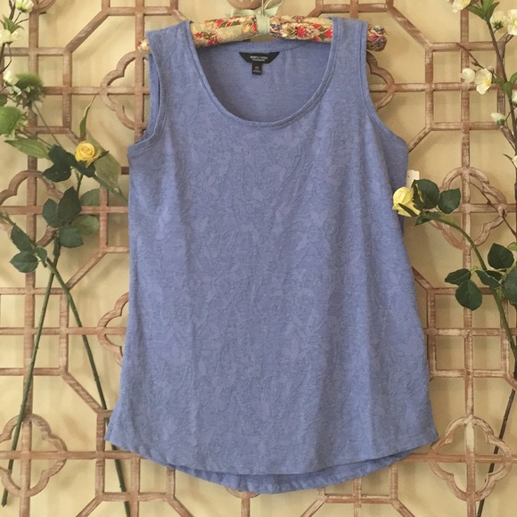 NWT Simply Vera blue self print tank top - Picture 2 of 7