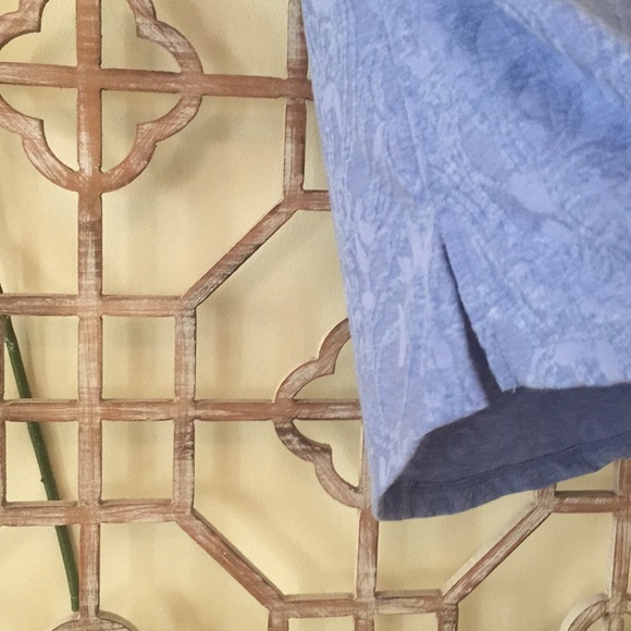 NWT Simply Vera blue self print tank top - Picture 3 of 7