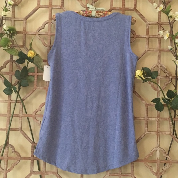 NWT Simply Vera blue self print tank top - Picture 5 of 7