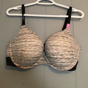 VS Pink Bra NWT