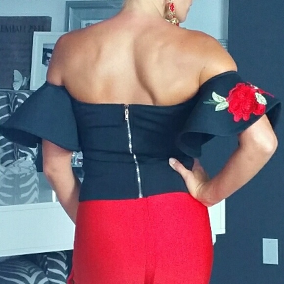 ❤LAST 1❤ MIDNIGHT ROMANCE OFF SHOULDER TOP - Picture 3 of 4