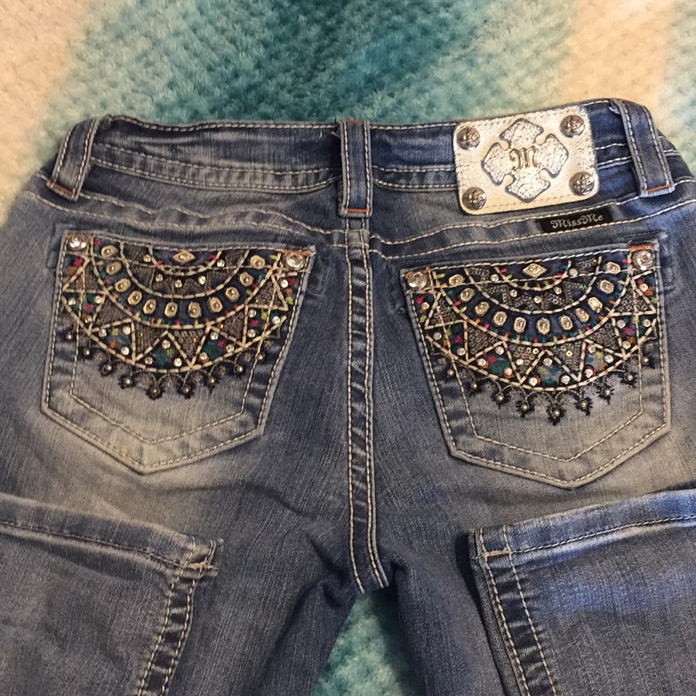 Miss Me, size 27 (stretch) capri.