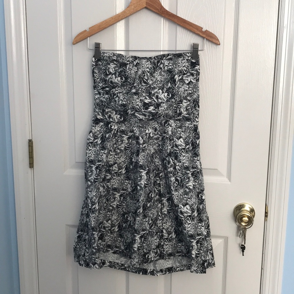 Black and white strapless sundress