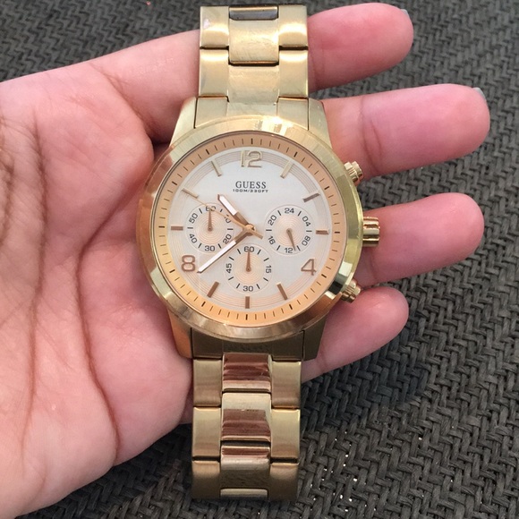Guess Other - 📣ACCEPTING OFFERS📣 Guess Men’s Watch in Gold