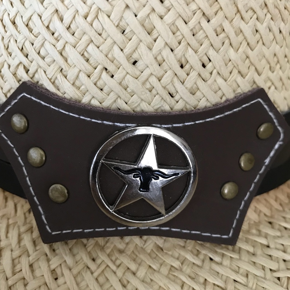 Cute straw cowboy hat with band!