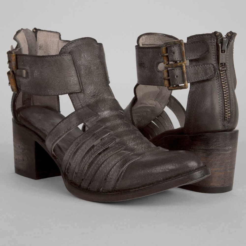 Size 6 Steven Freebird Boot