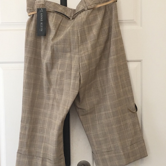 Anne Klein Plaid Mid Length Short Suit - Picture 4 of 8