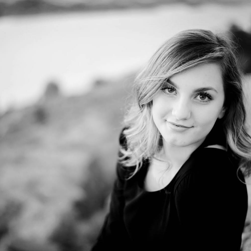 Meet your Posher, Elaina