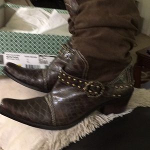 Montana-WTDBR Dark Brown Boots. J. Renee’ i