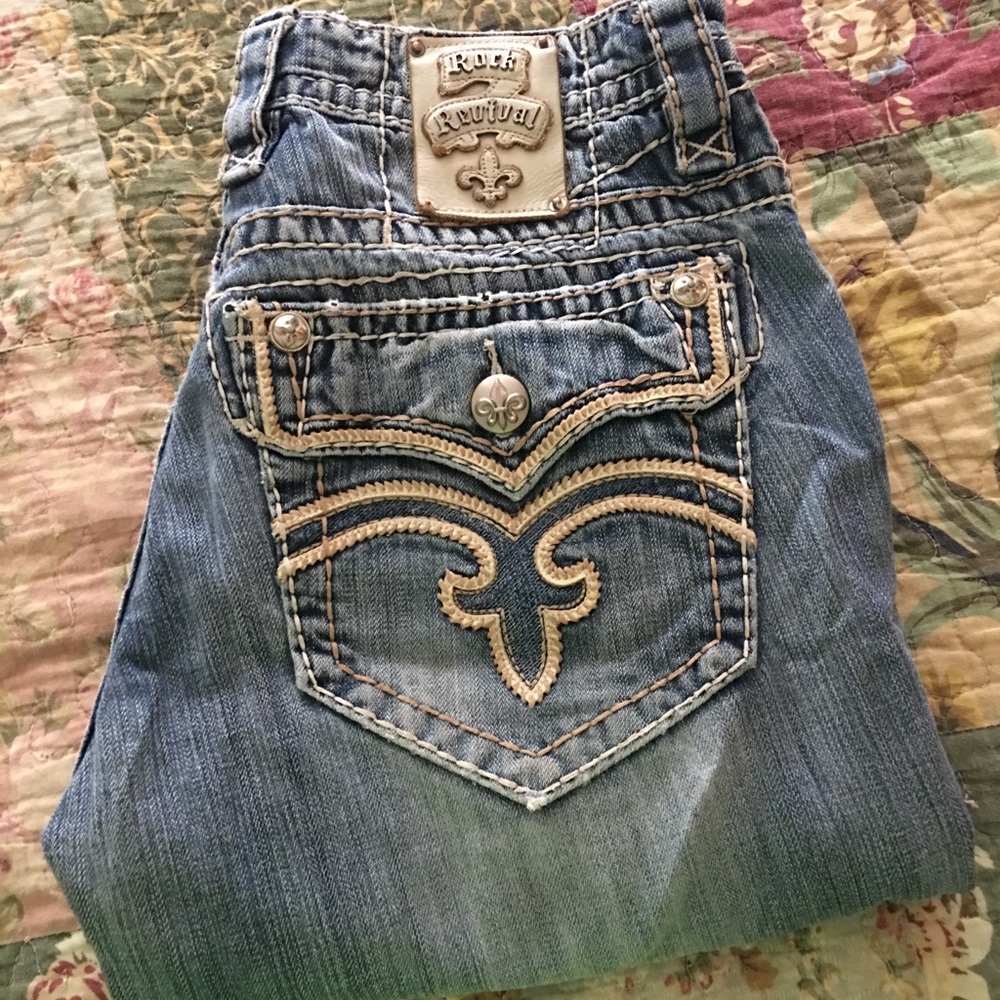 Men’s rock revival size 32 Joshua relaxed straight