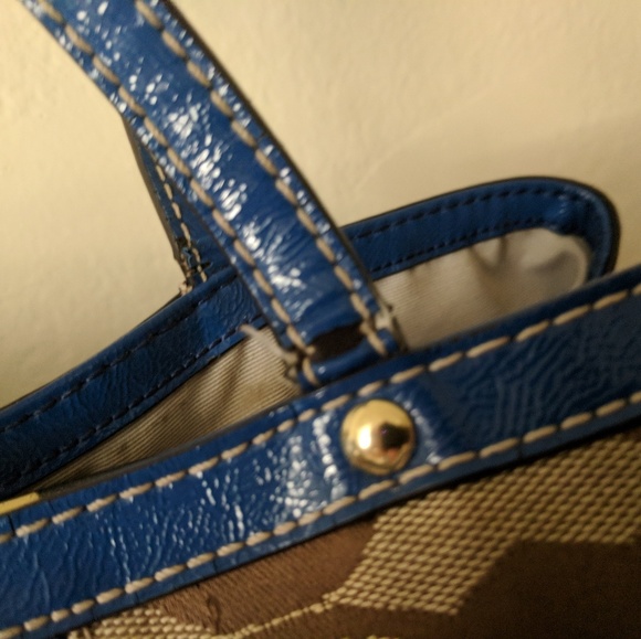 Coach Handbag - Picture 3 of 8