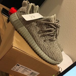 Yeezy Boost 350 Moonrock UA