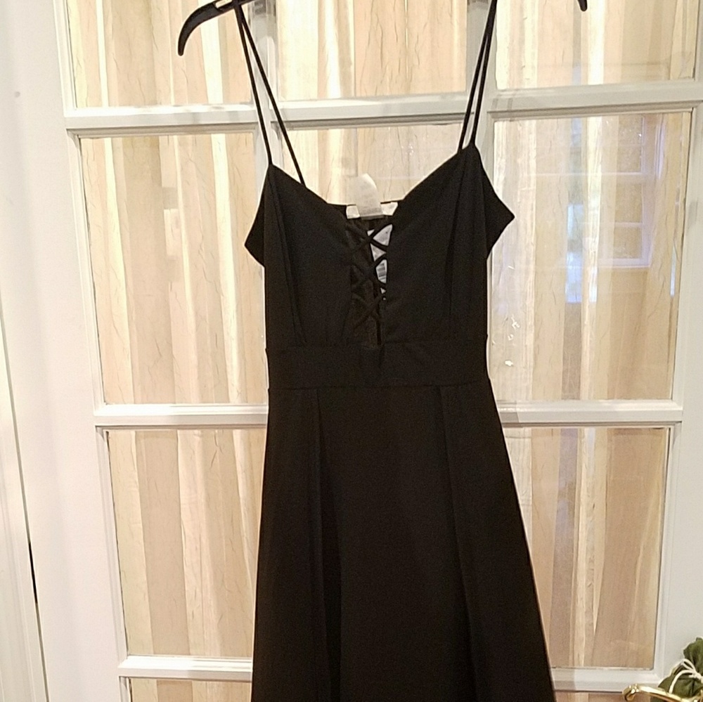 Black dress - Picture 1 of 3