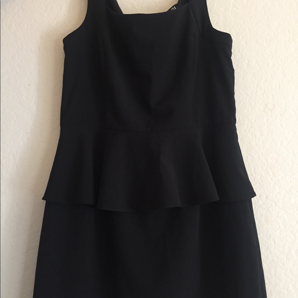 Mini black dress - Picture 2 of 3