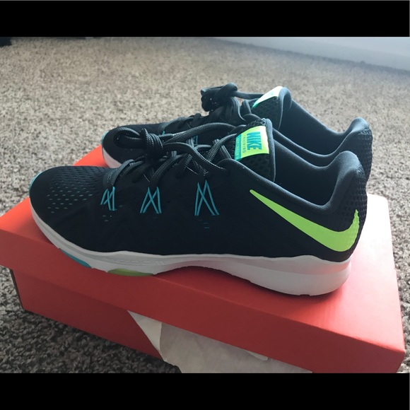 Nike Shoes - NIB Women’s Nike Zoom Condition TR 8.5 Navy/Green
