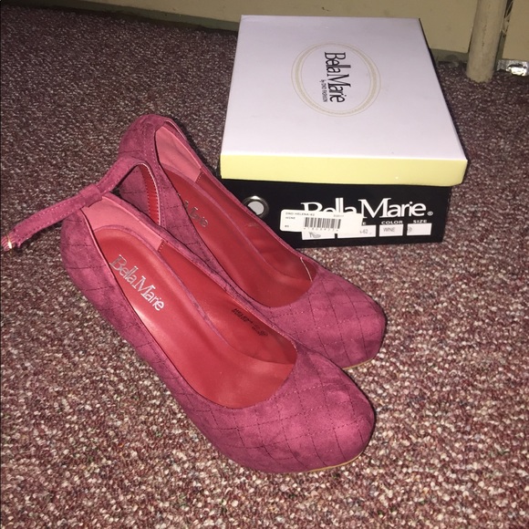 Size 9 wine/red heels. - Picture 1 of 5