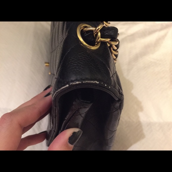 Quilted Chanel Jumbo Handbag - Picture 4 of 8