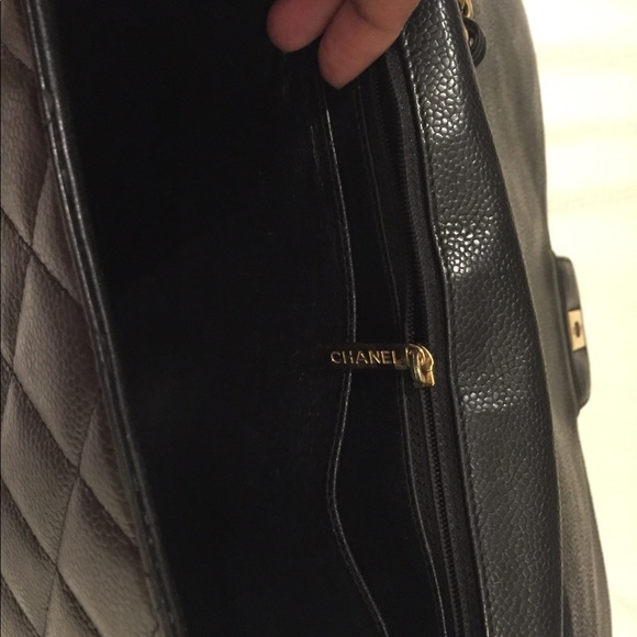 Quilted Chanel Jumbo Handbag - Picture 7 of 8