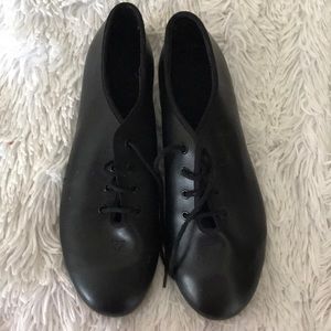 Size 7.5/8 BLOCH tap shoes