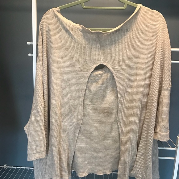 Oversized, open back free people tee - Picture 2 of 3