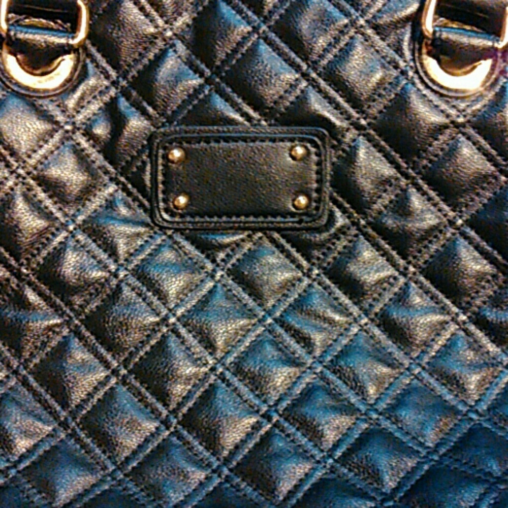 Quilt Patterned Handbag - Picture 2 of 6