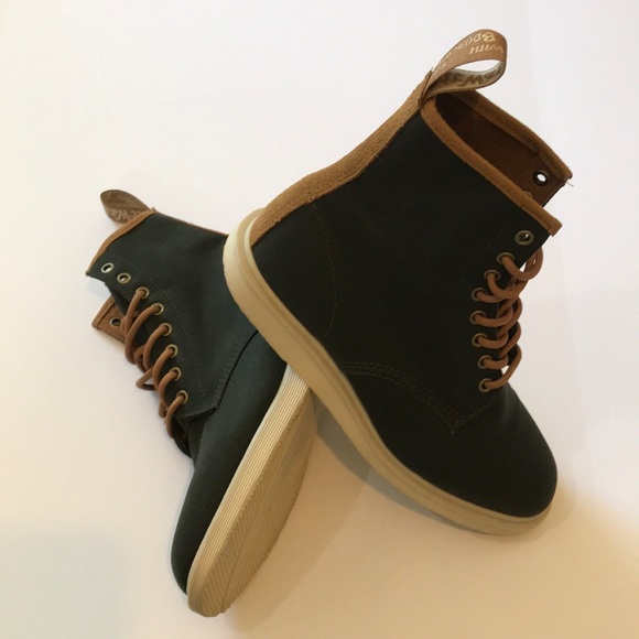 Dr. Martens Other - Dr. Martens NWOT Whiton AW004 Hunter Green Boots