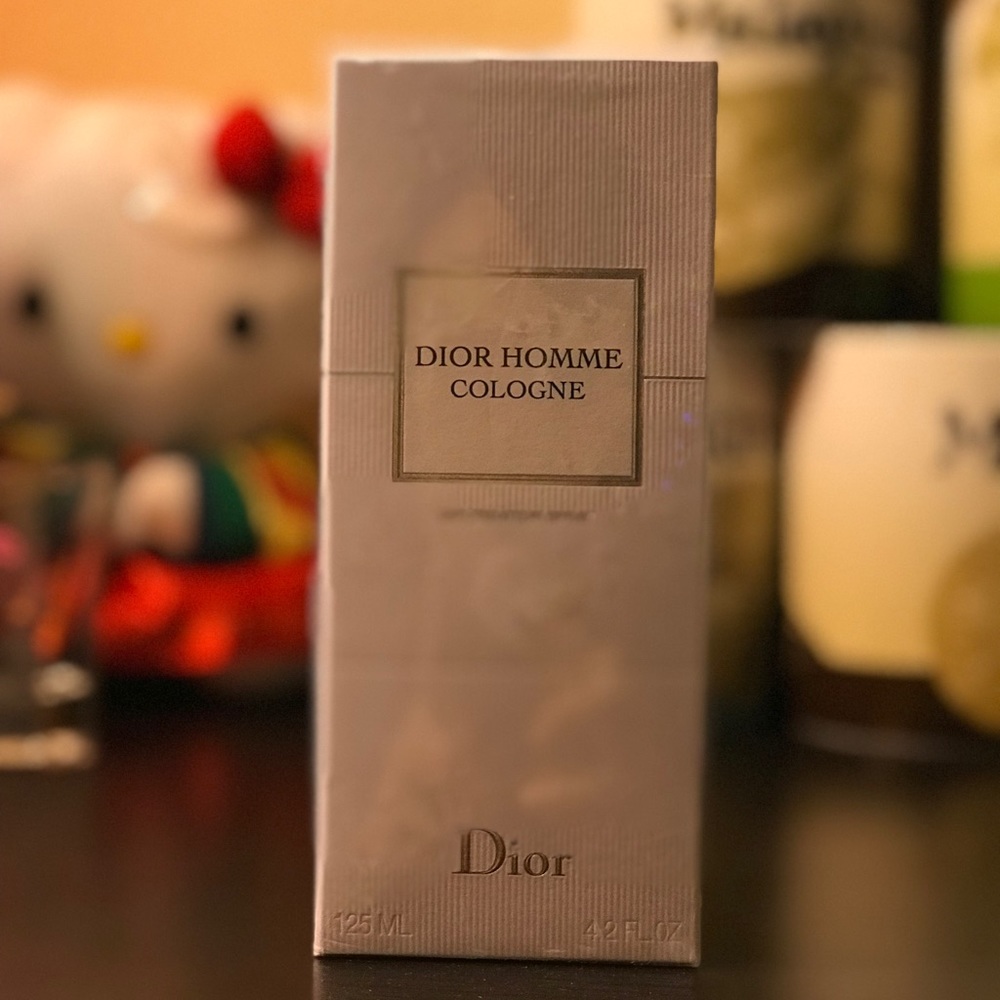 **SOLD ON OFFERuP**Men’s cologne
