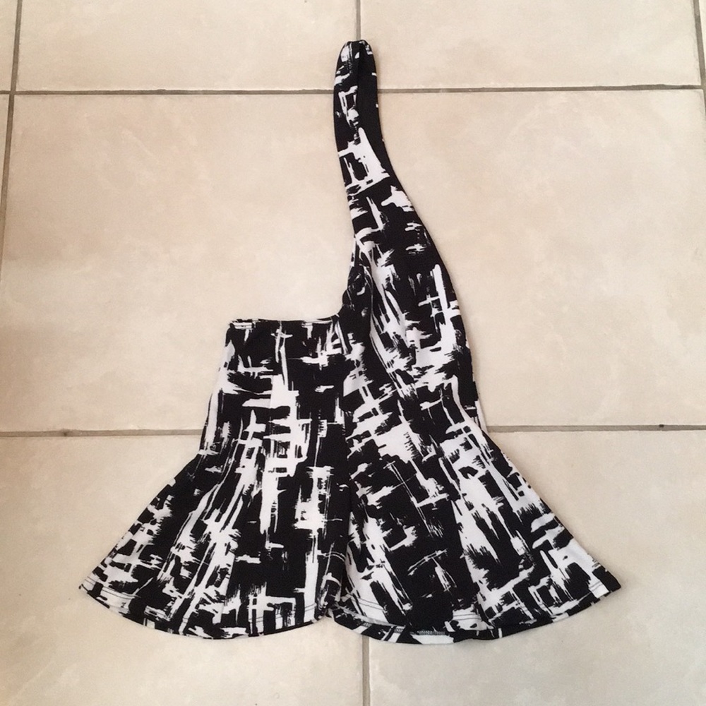 Top - Picture 2 of 2