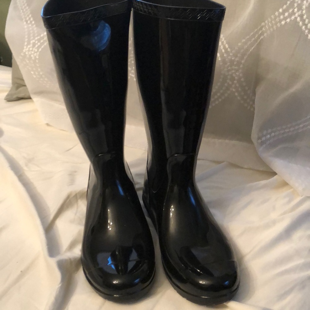 Ugh rain boot women’s size 9