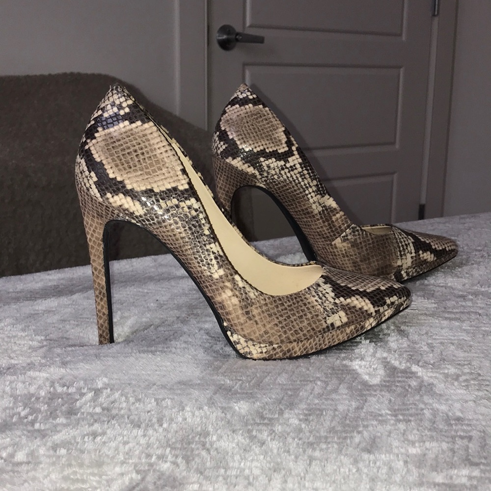 Jessica Simpson Cambredge high heels