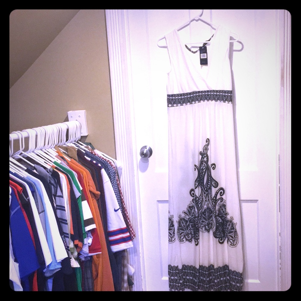Cream maxi dress w black designs Size S