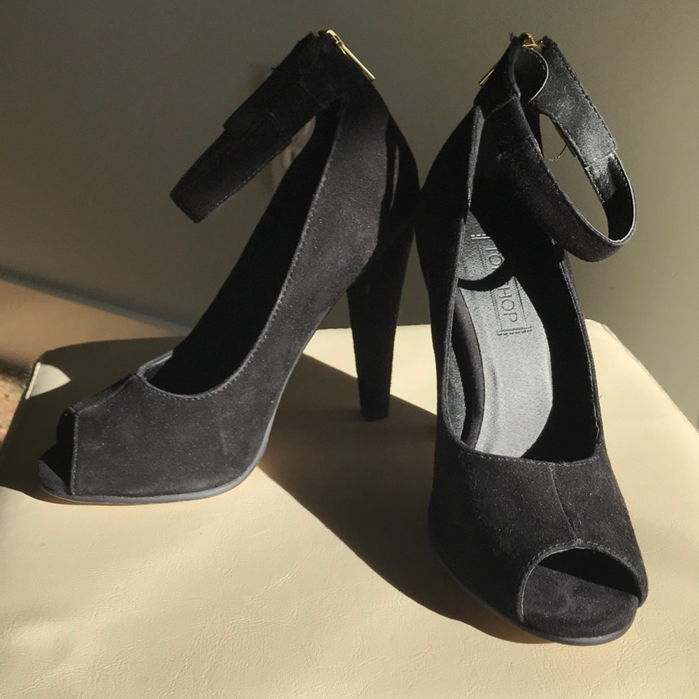 Topshop Black Suede Open Toe Heels w/Gold Kelly Turnlock Hardware