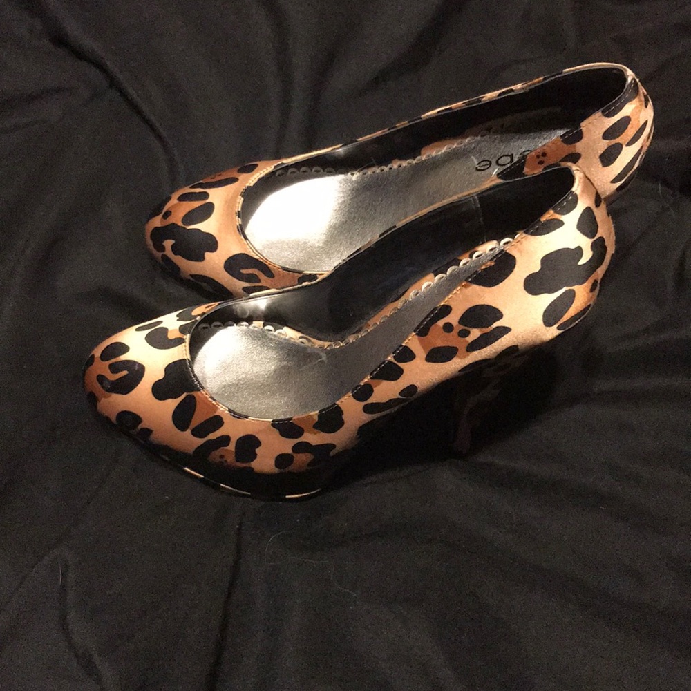 Leopard print BeBe shoes