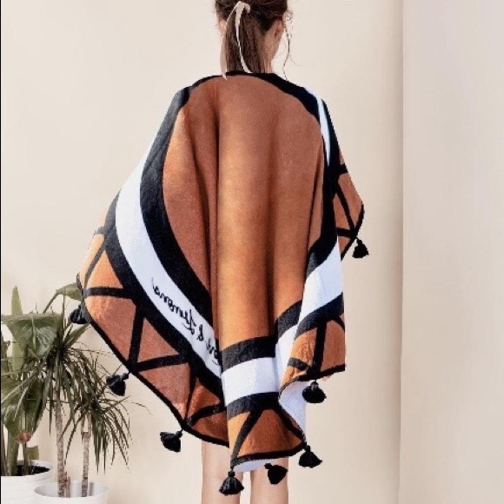 NWT For Love and Lemons Delray Round Beach Towel