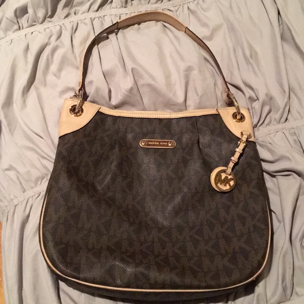 Authentic MK purse. EUC!