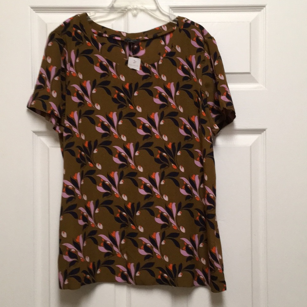 Silk blouse 👚,short sleeve,size-Large,multicolor, from Pet and smoke free home